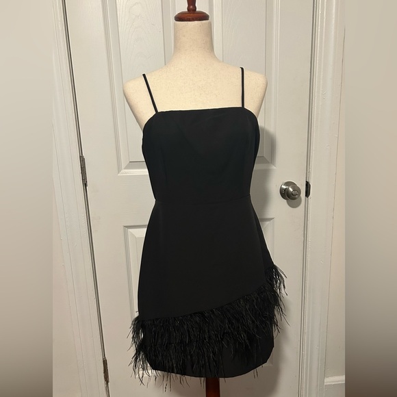 Sam Edelman black asymmetrical sheath dress feathers cocktail party 8 NWT - Picture 1 of 7